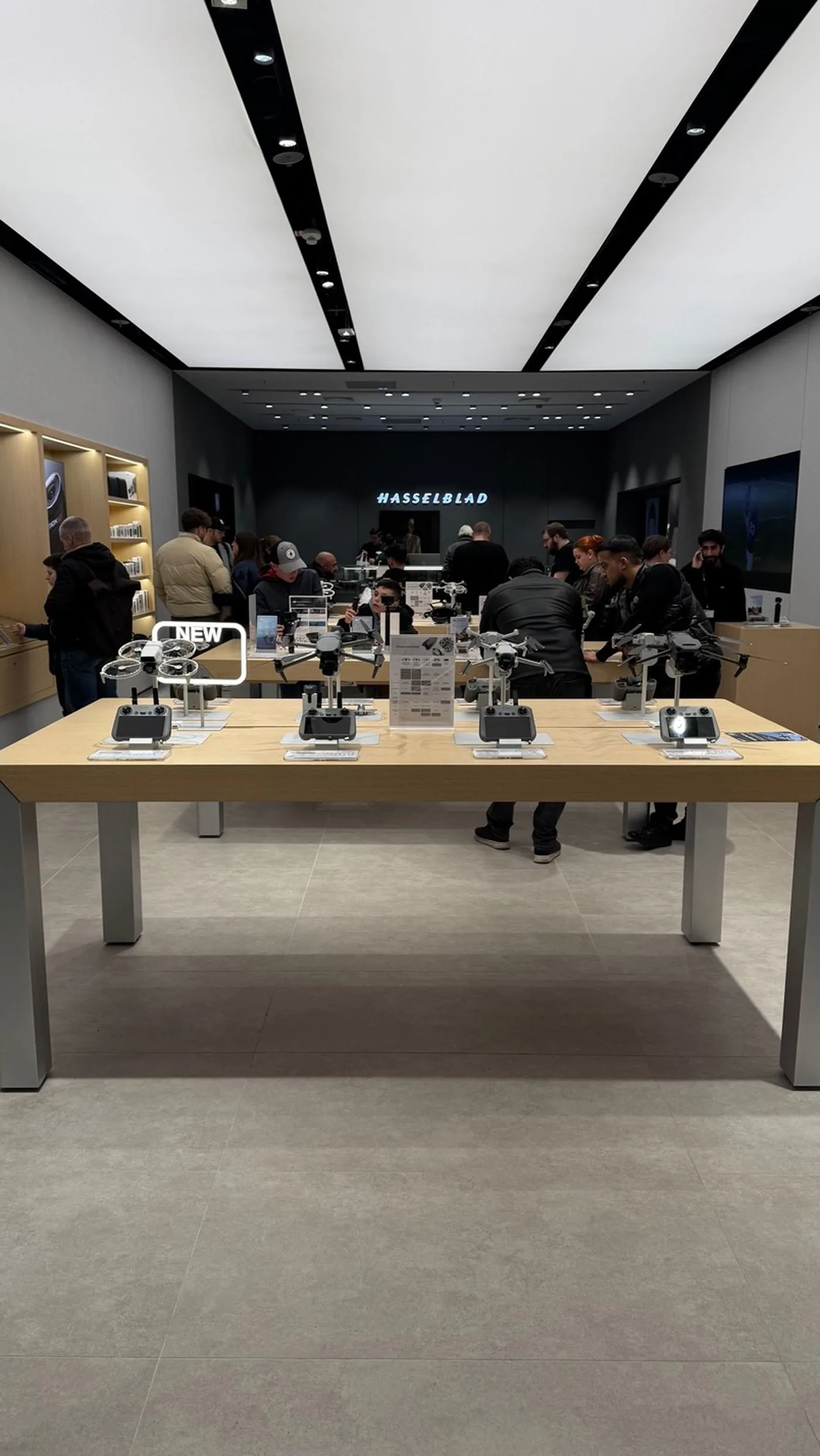 Innenansicht eines DJI Stores